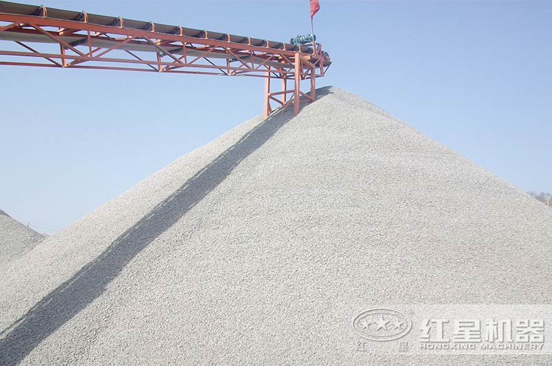 大規(guī)模礦山機(jī)械破碎機(jī)今天啟程，請(qǐng)注意接收！