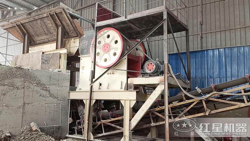 破碎機250x400自重多少噸？有全自動的嗎